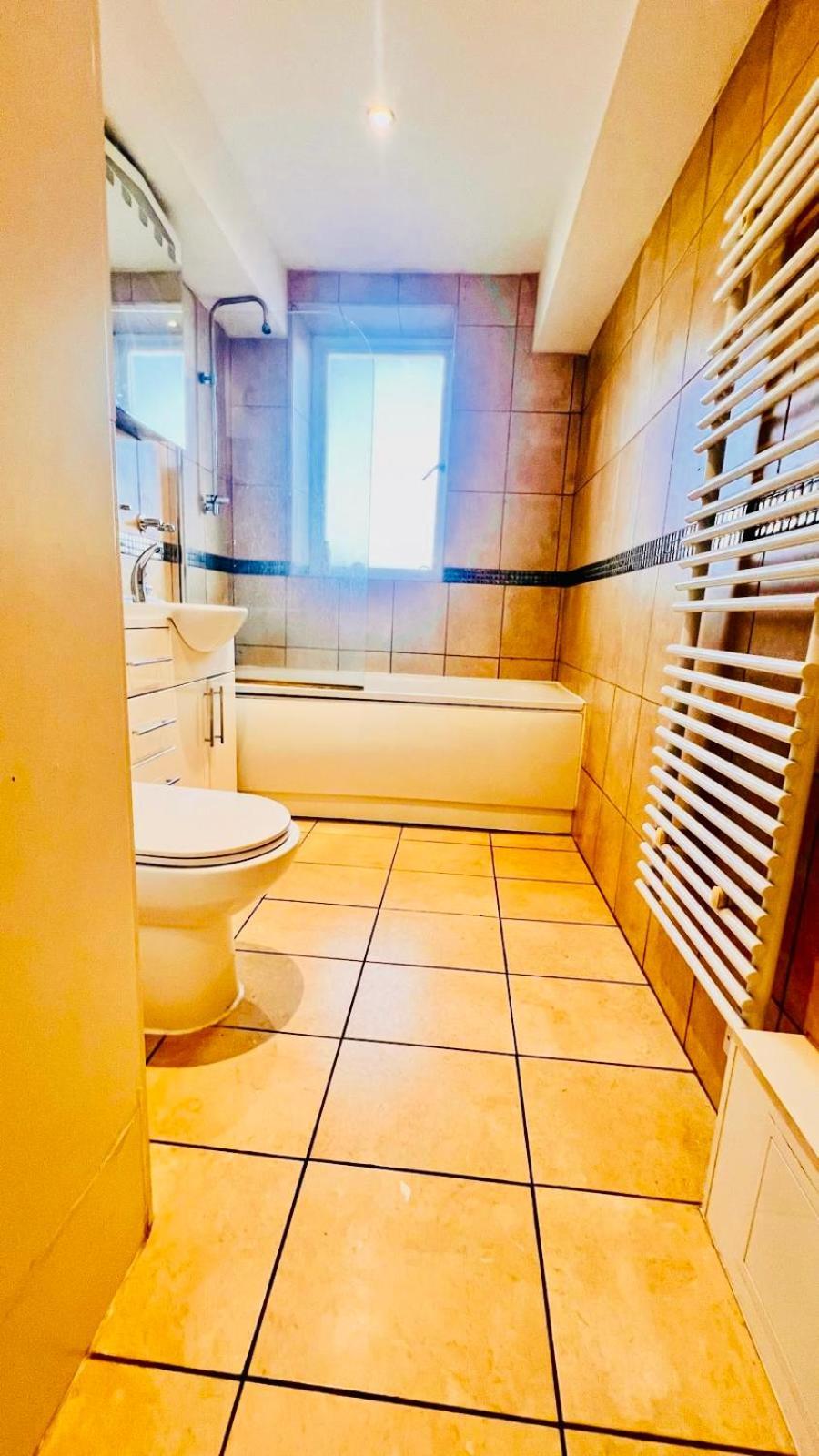 View Sunset Luxurious In Zone-1 Including One Family Twin With Its Own Stunning Private Terrace Acomodação com café da manhã 
