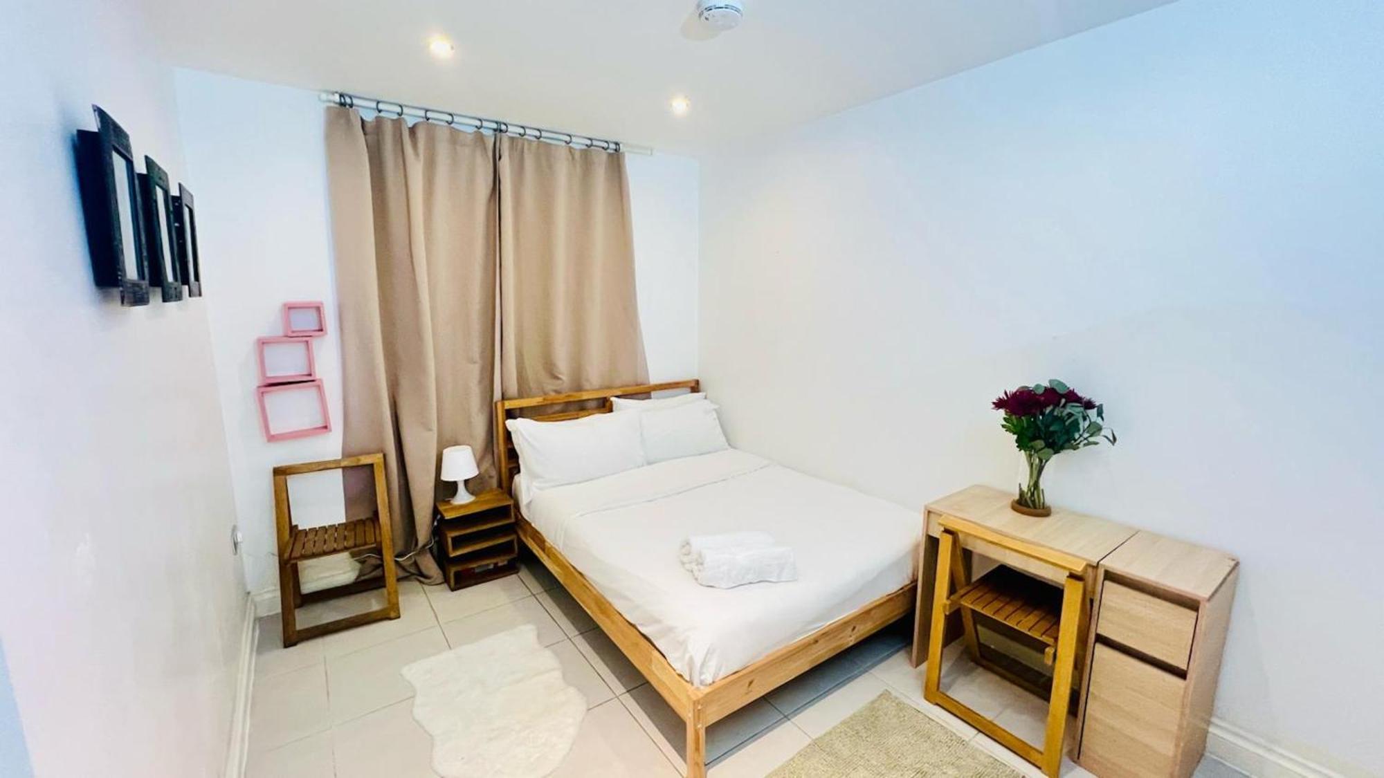 View Sunset Luxurious In Zone-1 Including One Family Twin With Its Own Stunning Private Terrace Acomodação com café da manhã 