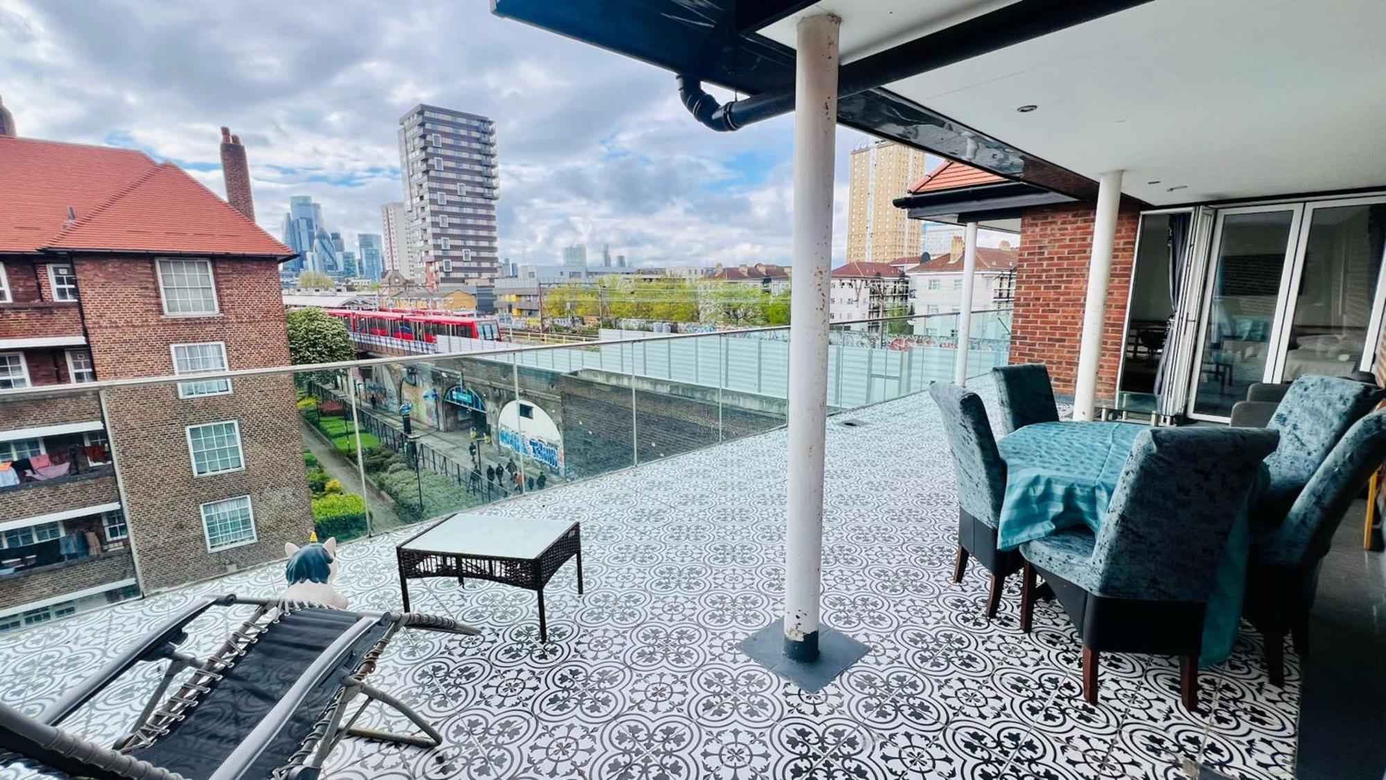 View Sunset Luxurious In Zone-1 Including One Family Twin With Its Own Stunning Private Terrace Acomodação com café da manhã  *
