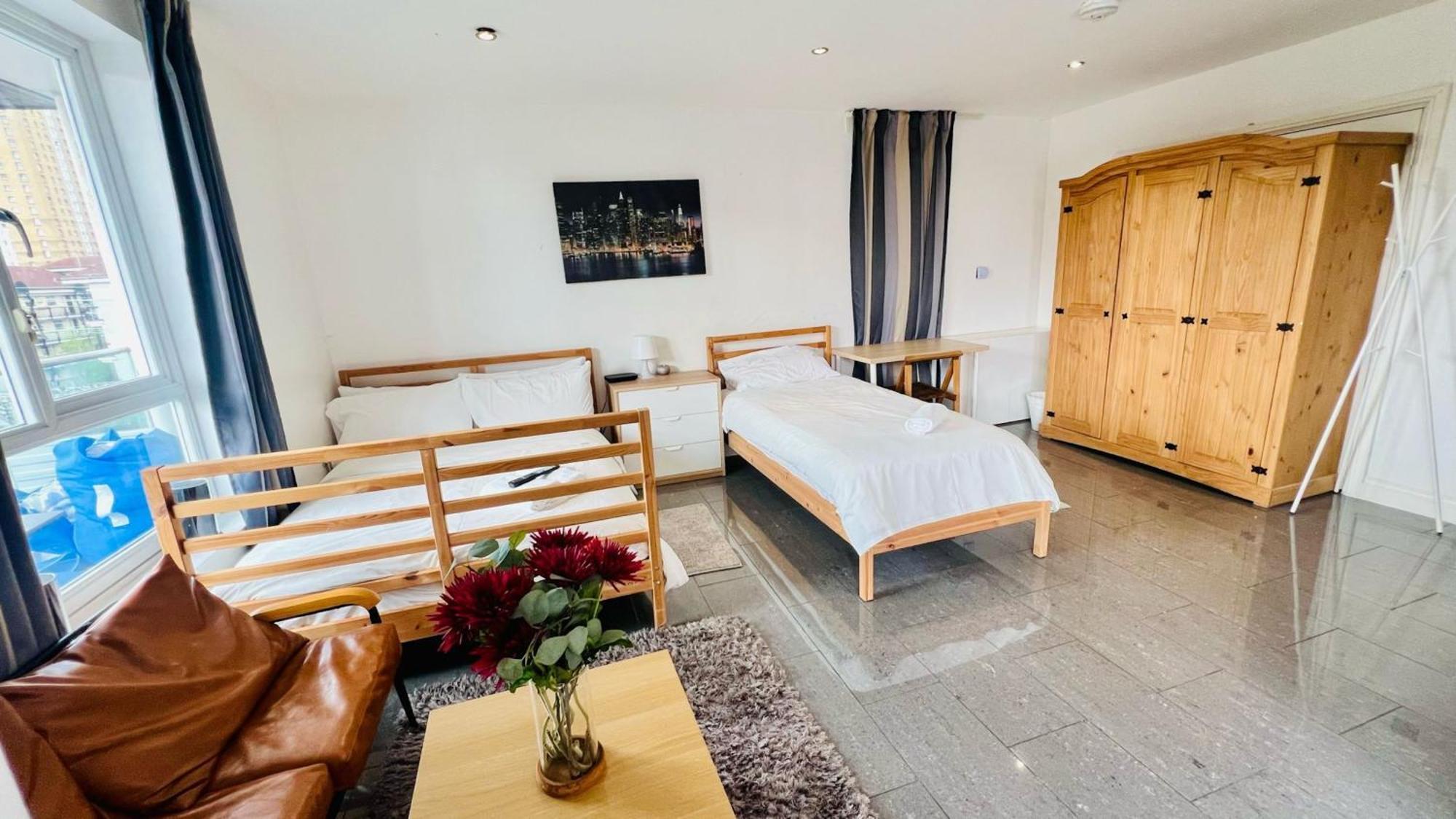View Sunset Luxurious In Zone-1 Including One Family Twin With Its Own Stunning Private Terrace Londres