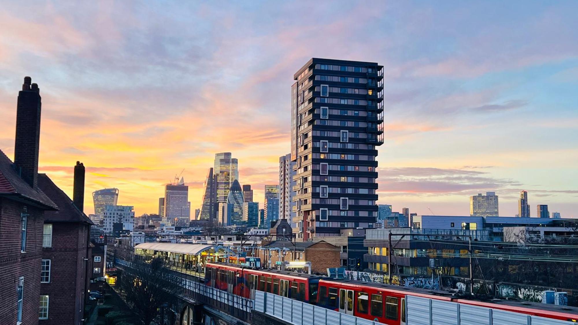 View Sunset Luxurious In Zone-1 Including One Family Twin With Its Own Stunning Private Terrace * Londres